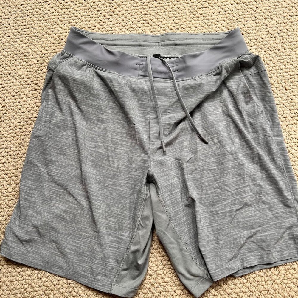 Lululemon Athletic T.H.E. Short Linerless 9” Size Large
